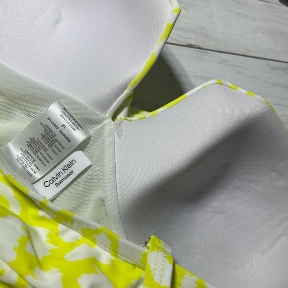 CALVIN KLEIN SWIM women’s bathingsuit 
Animal-Print One-Piece Swimsuit yellow 12 - Picture 9 of 10